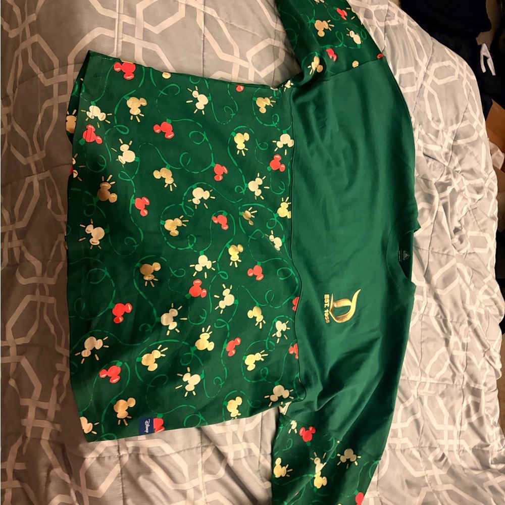 Disneyland Mickey Mouse Icon Holiday Christmas Lights Spirit Jersey - Medium